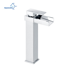 Moderner Waschtisch Wasserhahn Toilettenmischer Tap Deck Mount Gewerbete Handelshilfe Hochkörper Wasserfall Ausguss Eingriff Waschbecken Wasserhahn